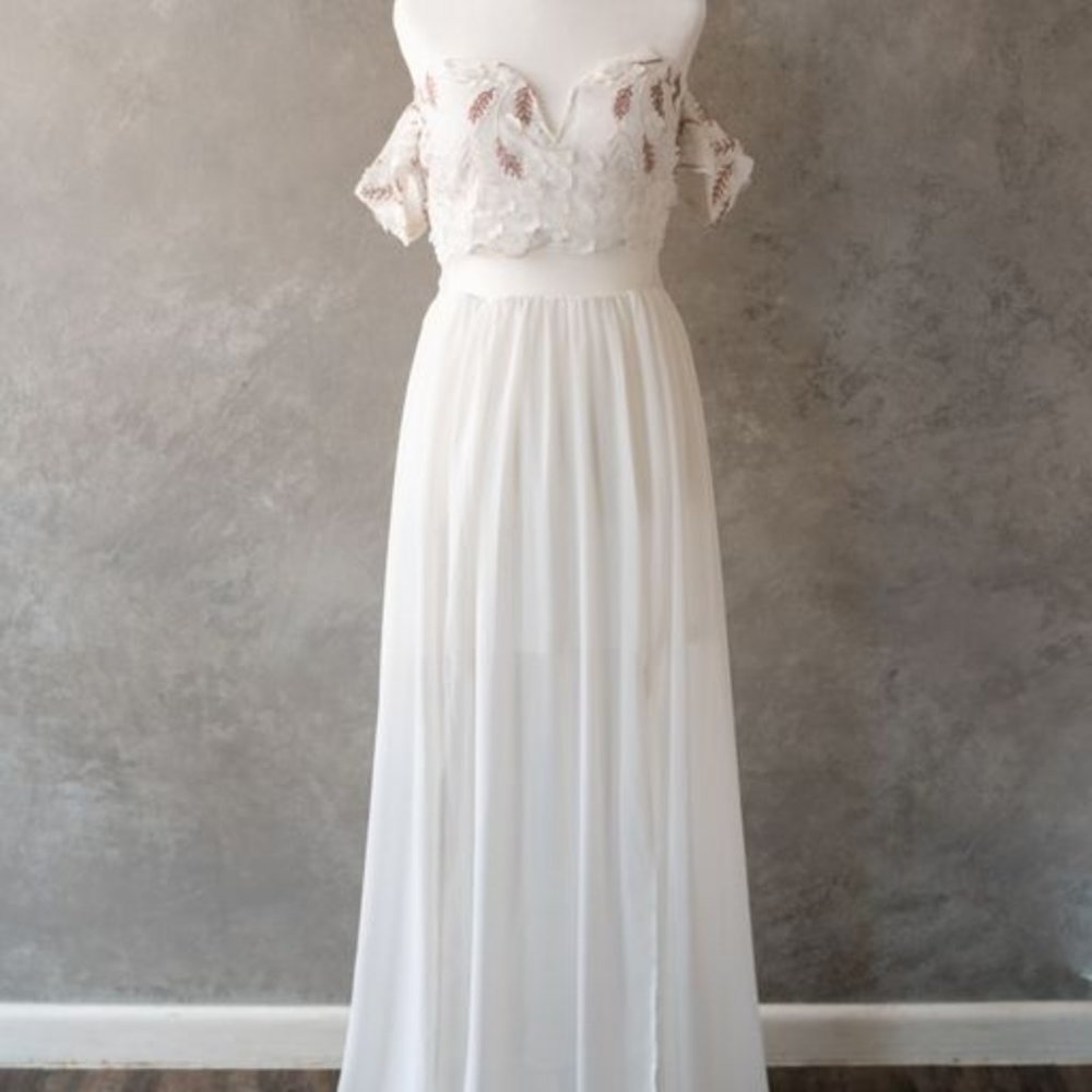Soieblu white off the shoulder copper leaf threaded dress, size M/4